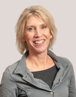 Elles Hofmann associate COURIUS