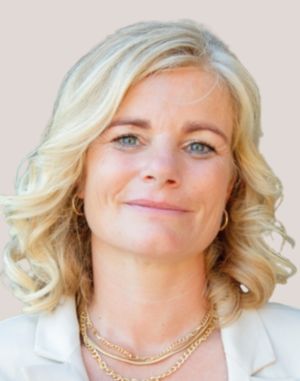 Claudia Scholten associate COURIUS
