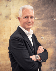 Jaco van der Tang COURIUS