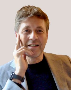 Mike Brouwer associate COURIUS